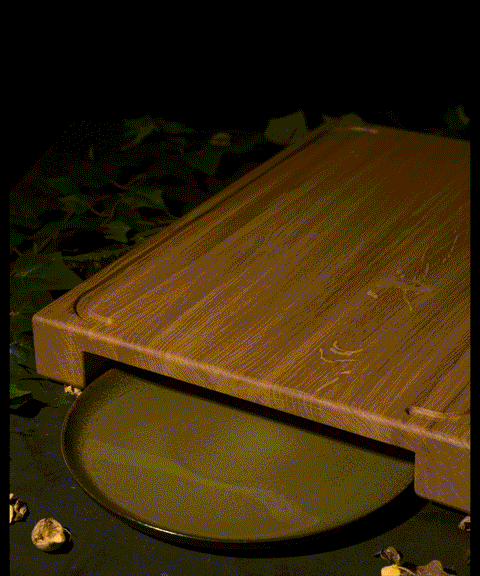 Aussparung für Teller